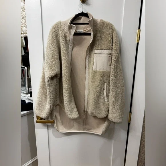 Varley Cream Teddy Jacket - Picture 4 of 6